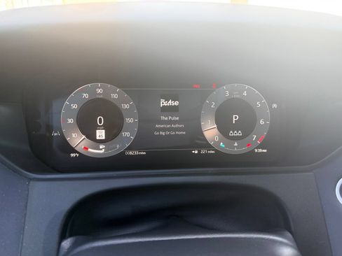 Used 2026 Land Rover Range Rover Velar Dynamic SE AWD/4WD image 9