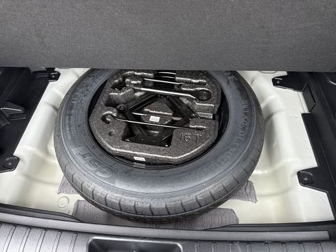 Used 2025 Hyundai Kona SEL AWD/4WD image 40