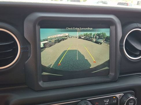 Used 2023 Jeep Wrangler Unlimited Rubicon 4xe w/ Cold Weather Group AWD/4WD image 18
