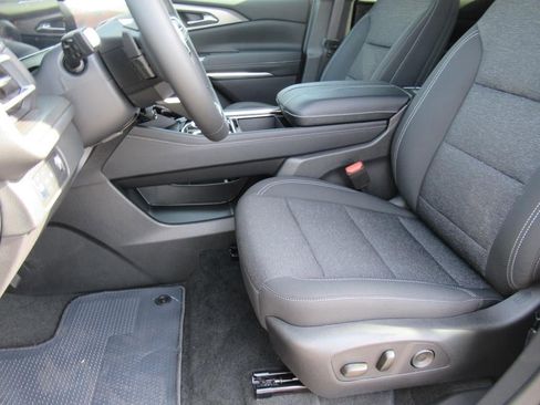 New 2026 Chevrolet Traverse LT image 15