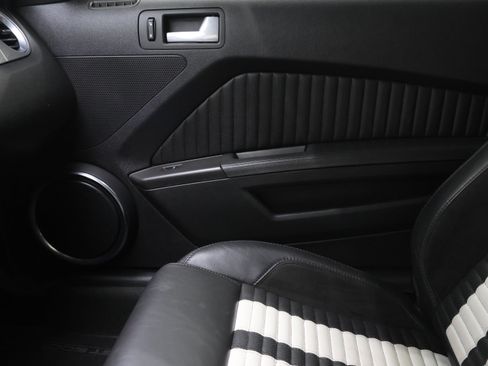 Used 2011 Ford Mustang Shelby GT500 RWD image 13