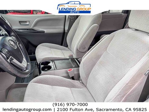 Used 2017 Toyota Sienna LE FWD image 15