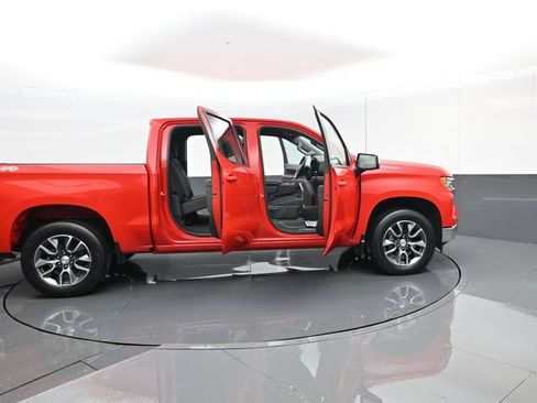 Used 2023 Chevrolet Silverado 1500 LT AWD/4WD image 28