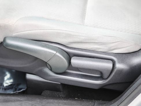 Used 2016 Honda CR-V LX image 19
