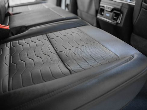 Used 2024 Chevrolet Silverado 1500 ZR2 image 41