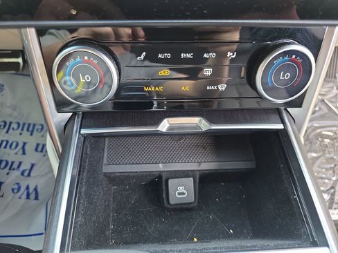 Used 2022 Land Rover Range Rover SE image 26