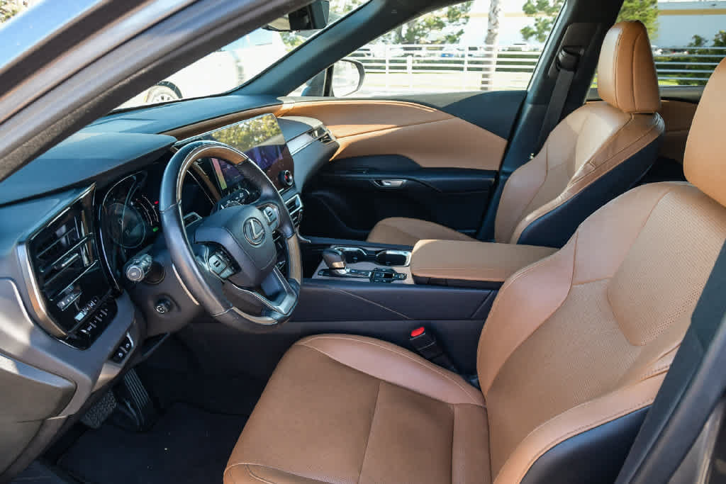Used 2023 Lexus RX 350 w/ Cold Area Package AWD/4WD image 17