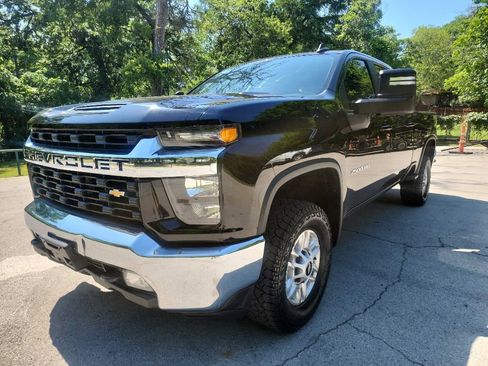 Used 2022 Chevrolet Silverado 2500 LT w/ Convenience Package AWD/4WD image 3