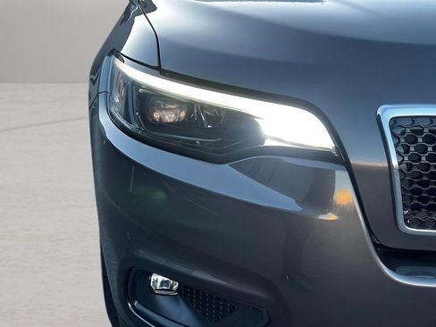 Used 2019 Jeep Cherokee Latitude Plus w/ Cold Weather Group image 38