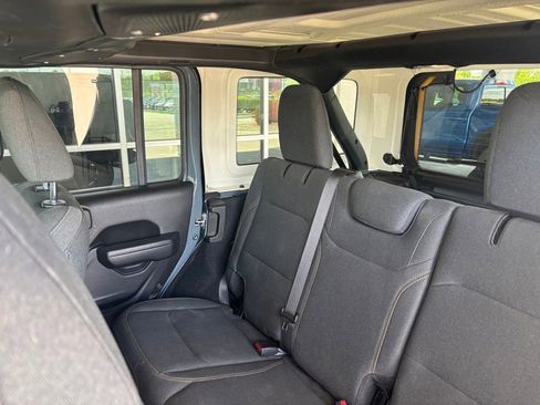 Used 2024 Jeep Wrangler Unlimited Sport AWD/4WD image 17