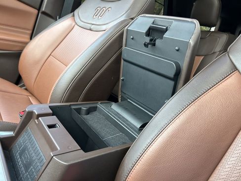 Used 2022 Ford Explorer King Ranch image 39