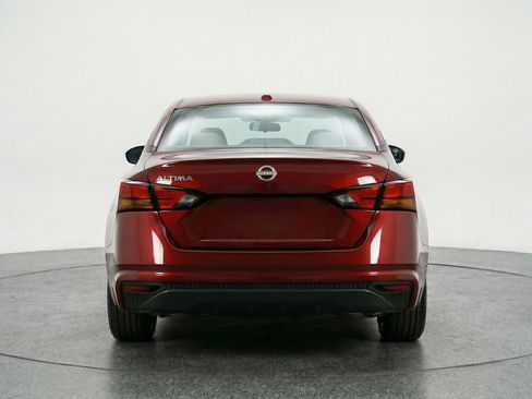 Used 2025 Nissan Altima 2.5 SV FWD image 7