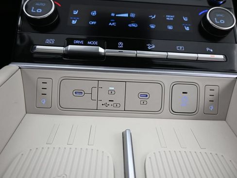 Used 2024 Hyundai Santa Fe Calligraphy FWD image 30