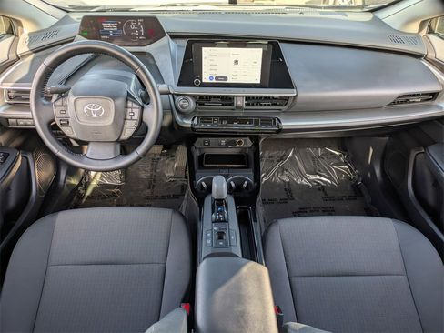Used 2025 Toyota Prius LE image 25