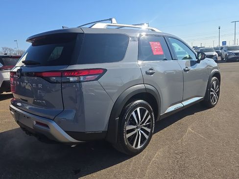 Certified 2024 Nissan Pathfinder Platinum w/ Cargo Package image 7