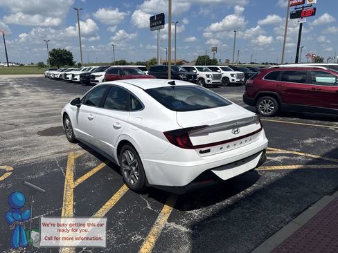 Used 2023 Hyundai Sonata SEL FWD image 3