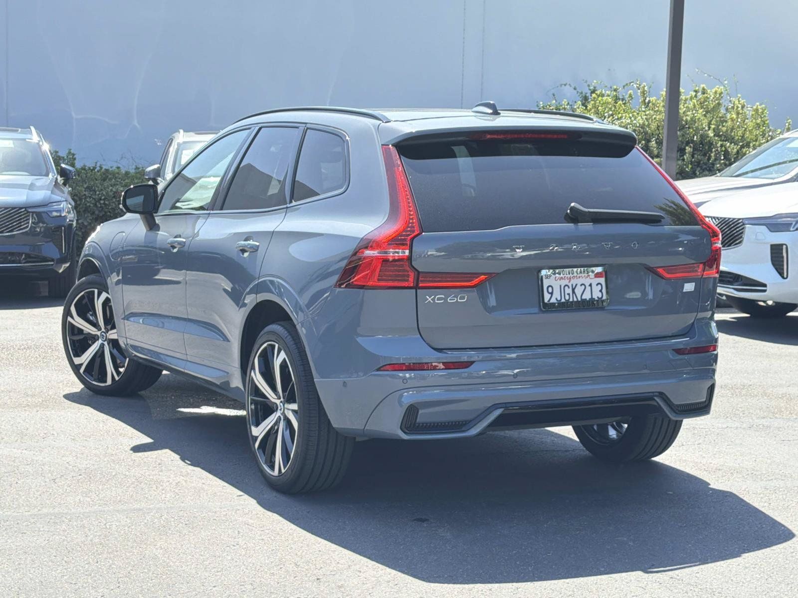 Certified 2023 Volvo XC60 T8 Ultimate w/ Protection Package Premier AWD/4WD image 7