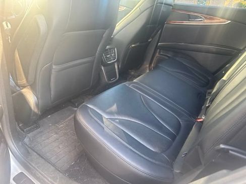 Used 2019 Lincoln Nautilus Select AWD/4WD image 5