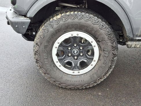 Certified 2023 Ford Bronco Outer Banks w/ Sasquatch Package image 9