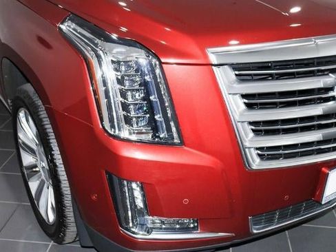 Used 2019 Cadillac Escalade Platinum image 10