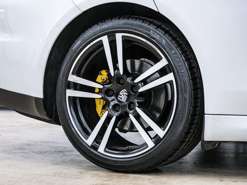 Used 2014 Porsche Panamera S image 65