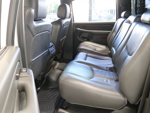 Used 2006 Chevrolet Silverado 2500 W/T AWD/4WD image 81