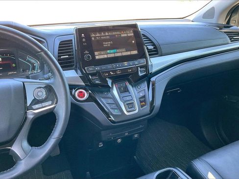 Used 2024 Honda Odyssey Touring image 9