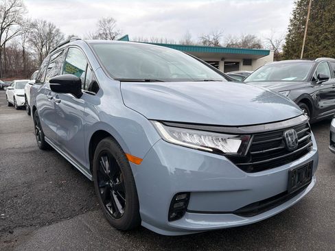 Used 2023 Honda Odyssey Sport image 3