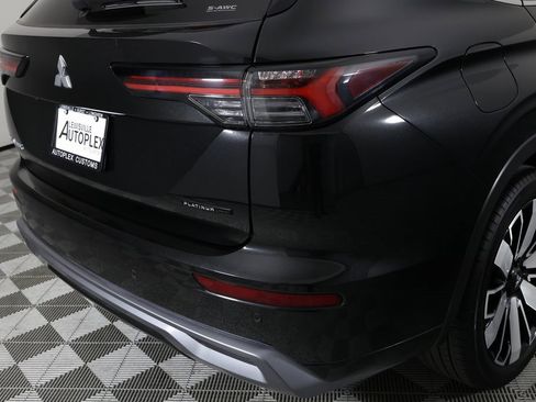 Used 2025 Mitsubishi Outlander AWD image 51