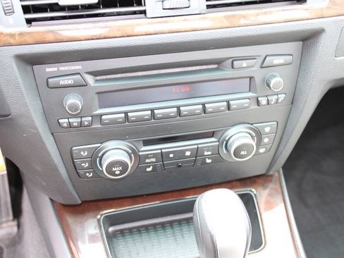 Used 2010 BMW 328i Sedan w/ Premium Pkg RWD image 15