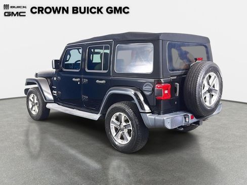 Used 2019 Jeep Wrangler Unlimited Sahara AWD/4WD image 7