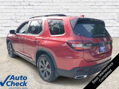 Used 2024 Honda Pilot Sport image 2