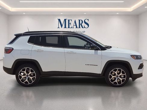 Used 2025 Jeep Compass Limited AWD/4WD image 6