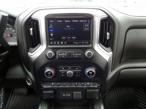 Used 2022 Chevrolet Silverado 3500 LT image 22