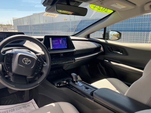 Used 2024 Toyota Prius XLE FWD image 18