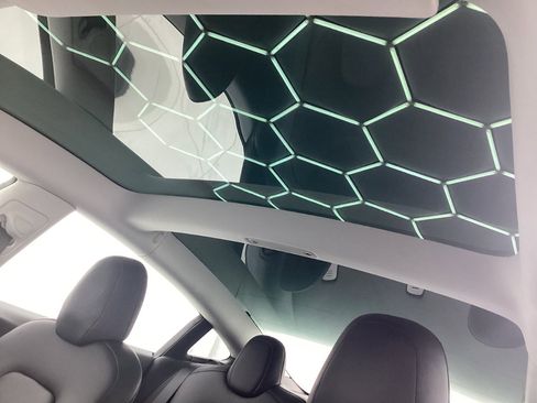 Used 2018 Tesla Model 3 Long Range image 38