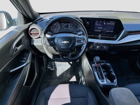 Used 2025 Chevrolet Trax RS w/ Driver Confidence Package FWD image 21