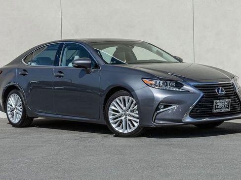Used 2017 Lexus ES 350 350 w/ Luxury Package image 16