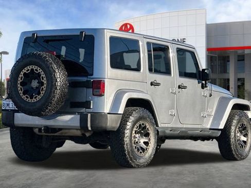 Used 2017 Jeep Wrangler Unlimited Sahara w/ Connectivity Group image 4