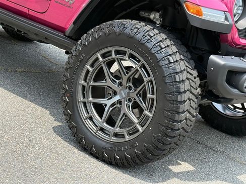 Used 2024 Jeep Wrangler Unlimited Rubicon 392 image 27