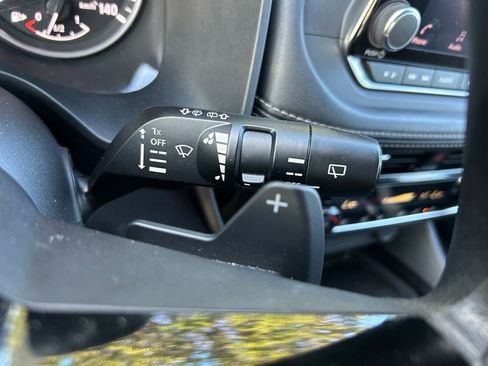 Used 2022 Nissan Rogue SV FWD image 22