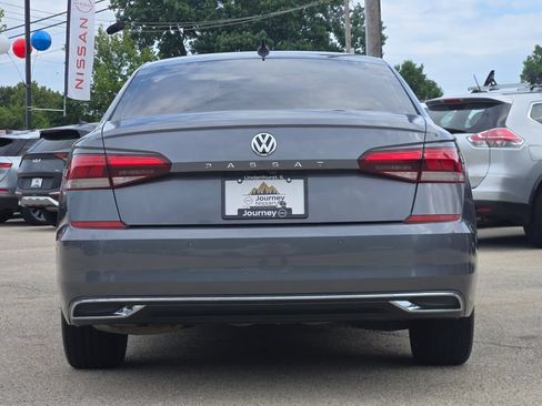 Used 2022 Volkswagen Passat 2.0T FWD image 14