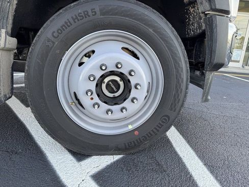 New 2025 Ford F350 XL w/ XL Chrome Package image 17