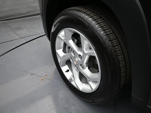 Certified 2025 Chevrolet Trax LS w/ LS Convenience Package image 30