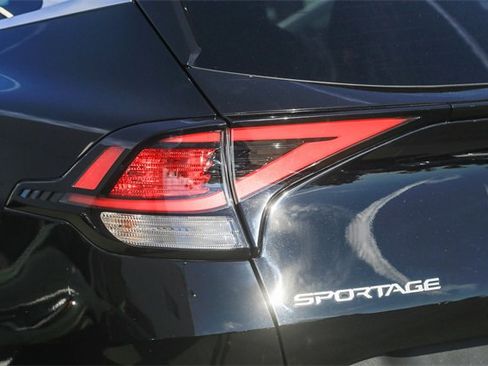 Used 2023 Kia Sportage EX image 11
