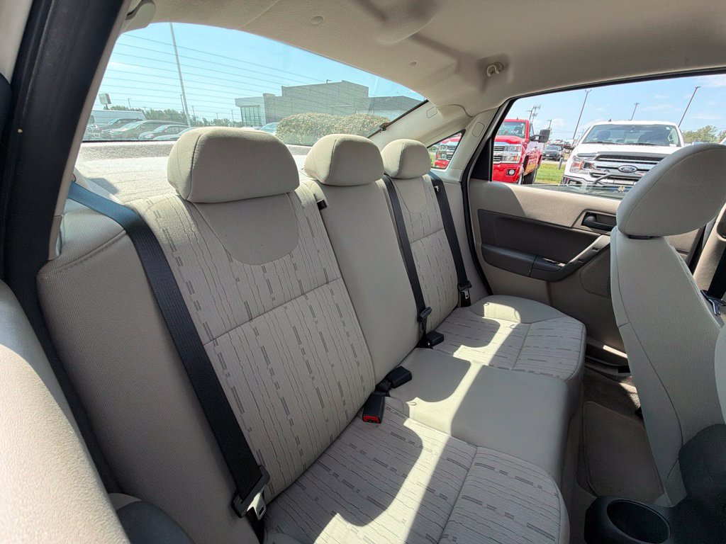 Used 2009 Ford Focus SE FWD image 14