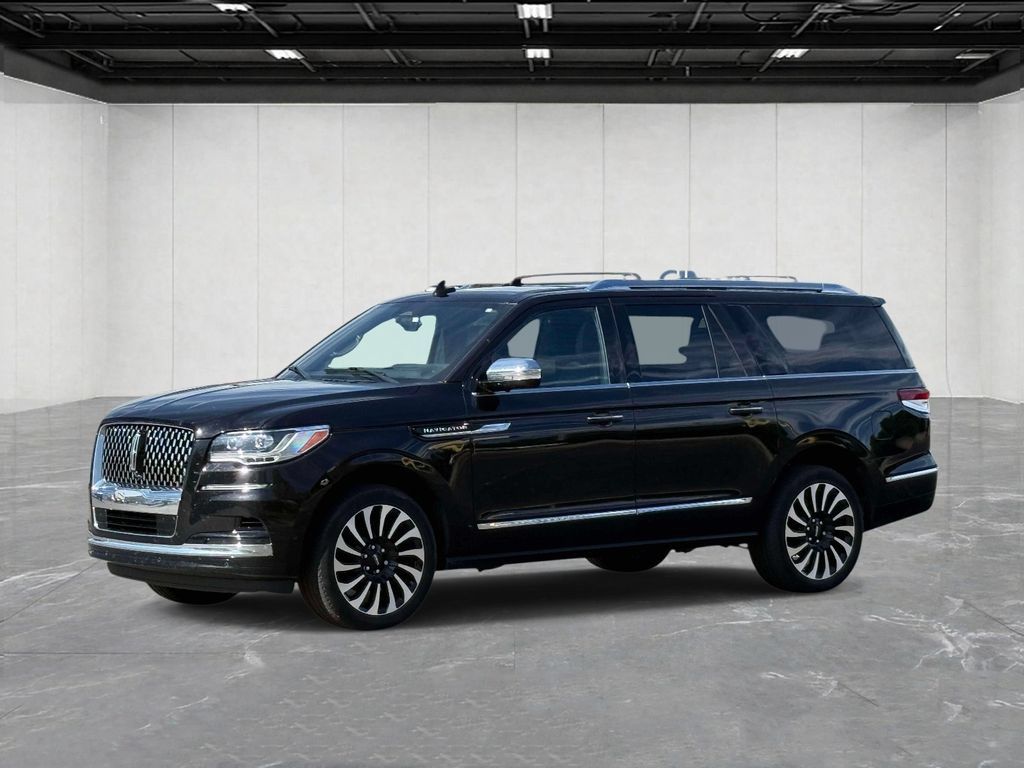 Used 2023 Lincoln Navigator L Black Label AWD/4WD image 2