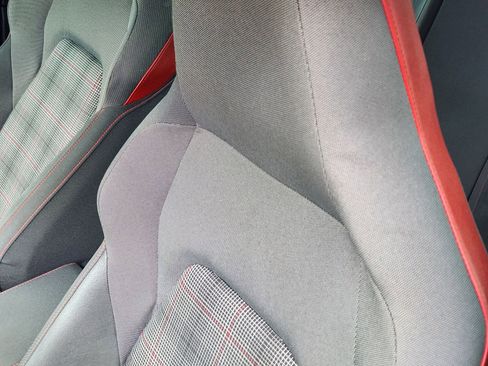 Used 2022 Volkswagen GTI SE image 16