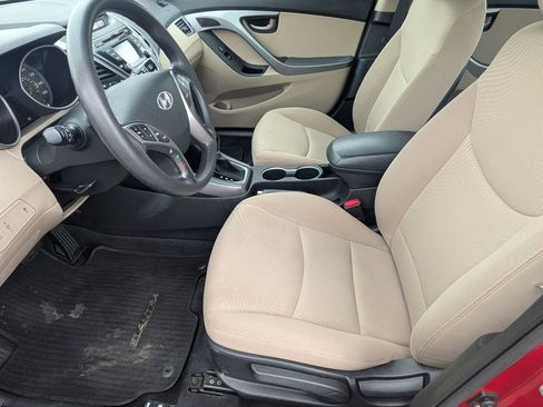 Used 2014 Hyundai Elantra SE w/ Option Group 02 FWD image 12