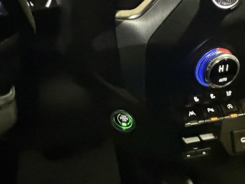 Used 2021 GMC Sierra 1500 SLT w/ SLT Premium Plus Package image 18